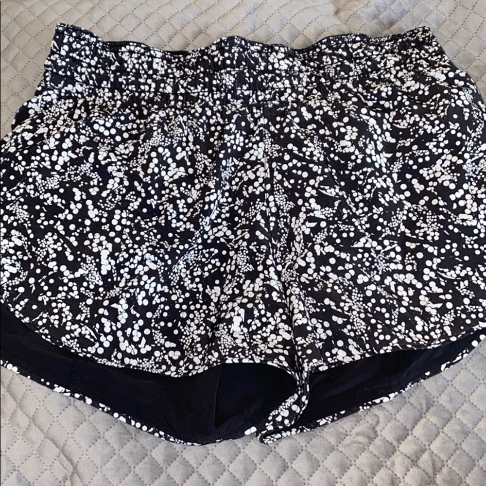 LULULEMON REVERISIBLE ATHLETIC SHORTS